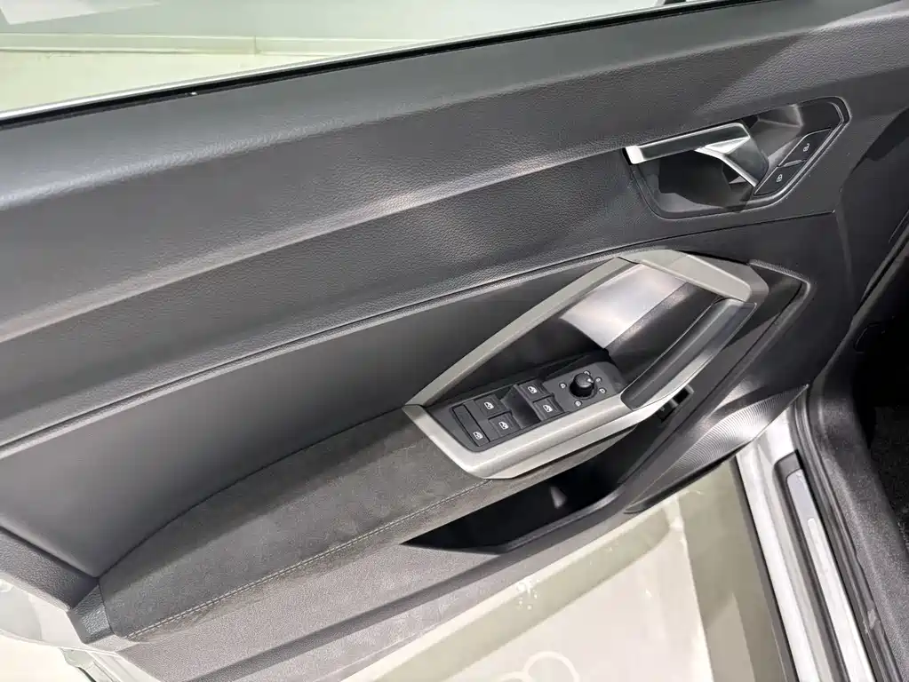 Audi Q3 2022 — фото 15