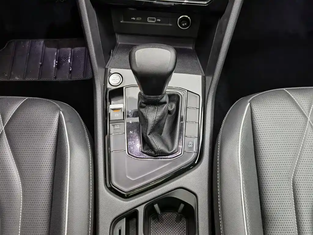 Volkswagen Tiguan L 2023 — фото 13