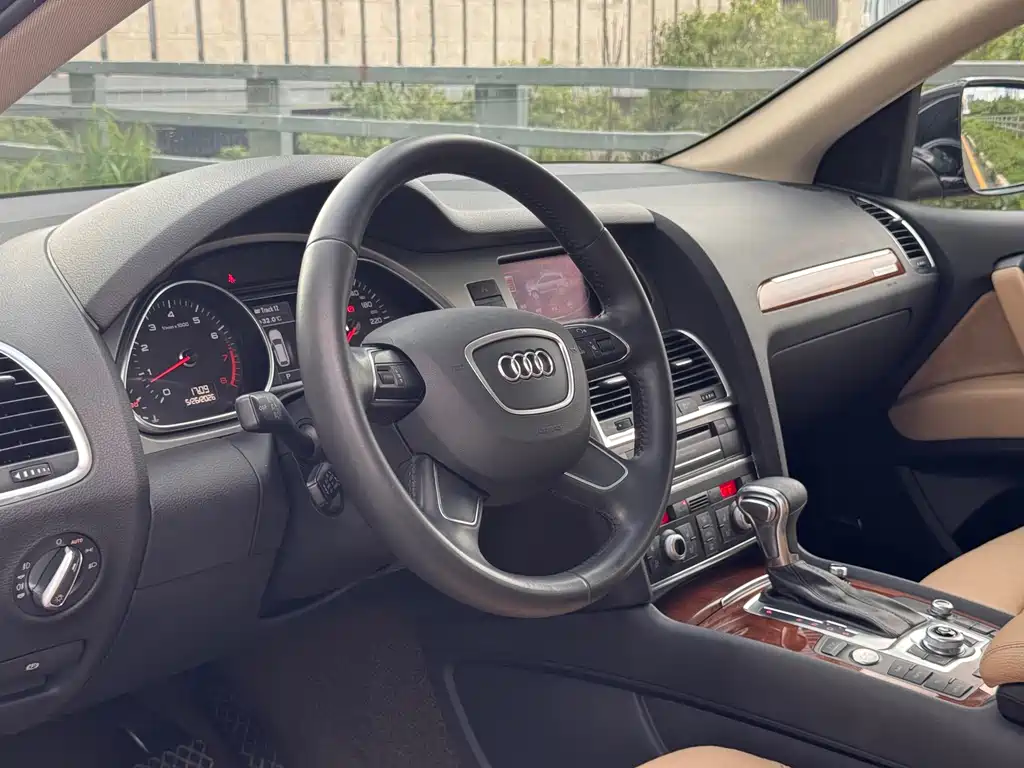 Audi Q7 2015 — фото 12