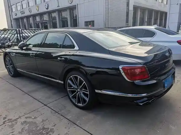 Bentley Flying Spur 2023