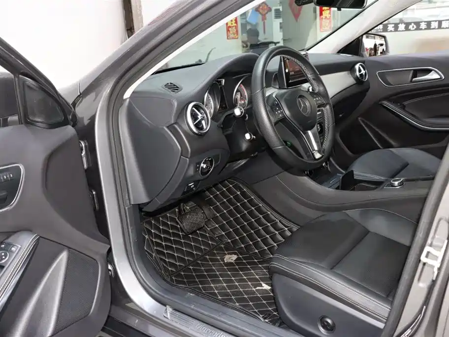 Mercedes-Benz GLA 2015 — фото 9
