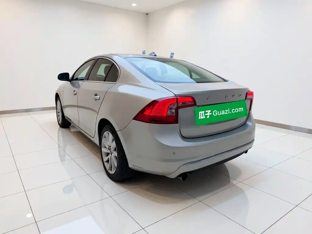 Volvo S60 2017 — фото 4