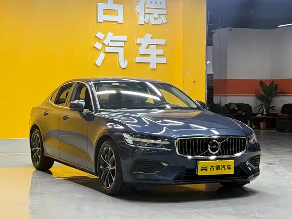 Volvo S60 2022