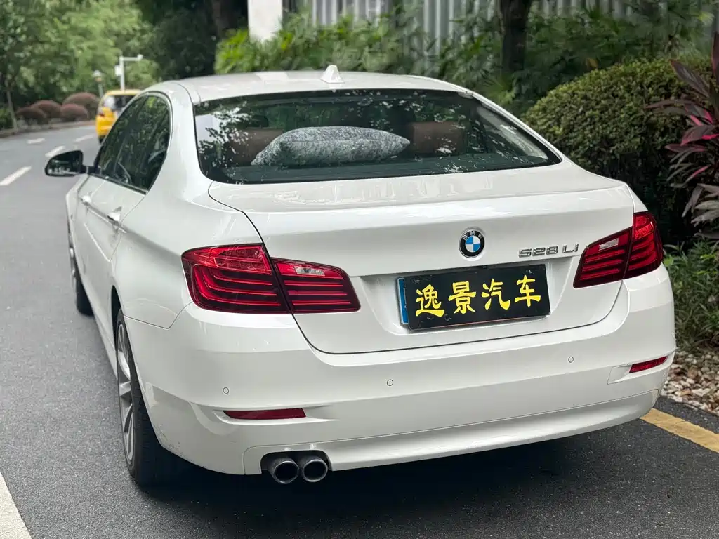 BMW 5 Series 2016 — фото 19