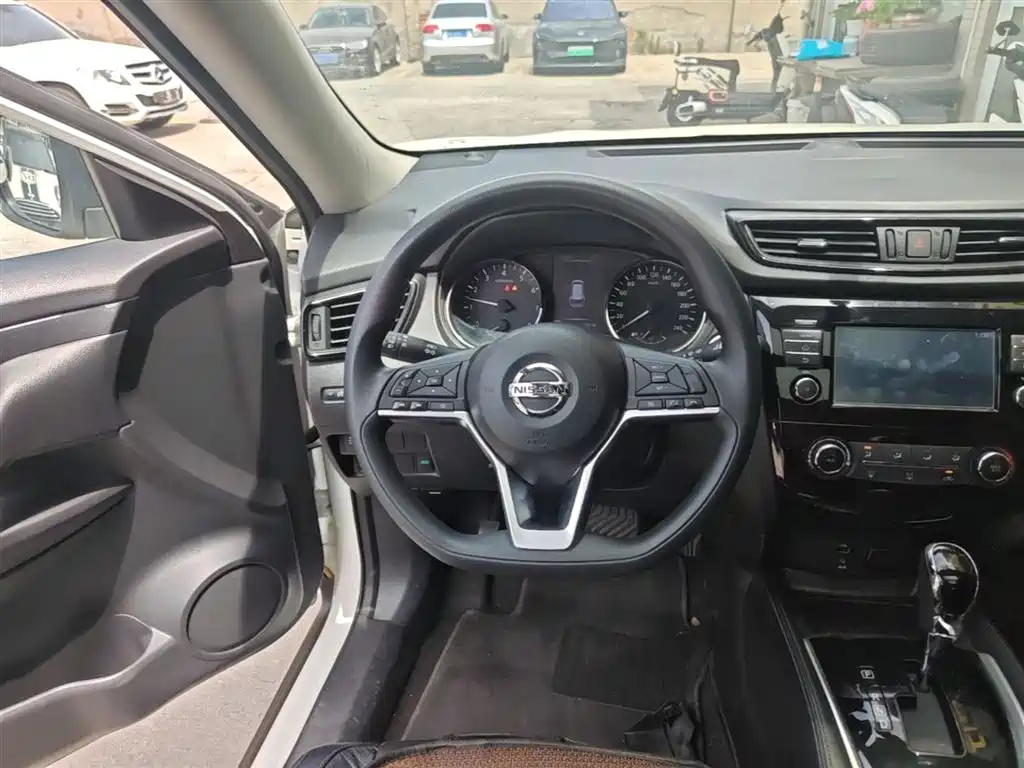Nissan X-Trail 2017 — фото 11