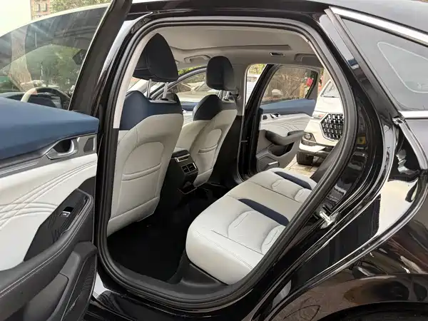 Geely Xingrui 2023