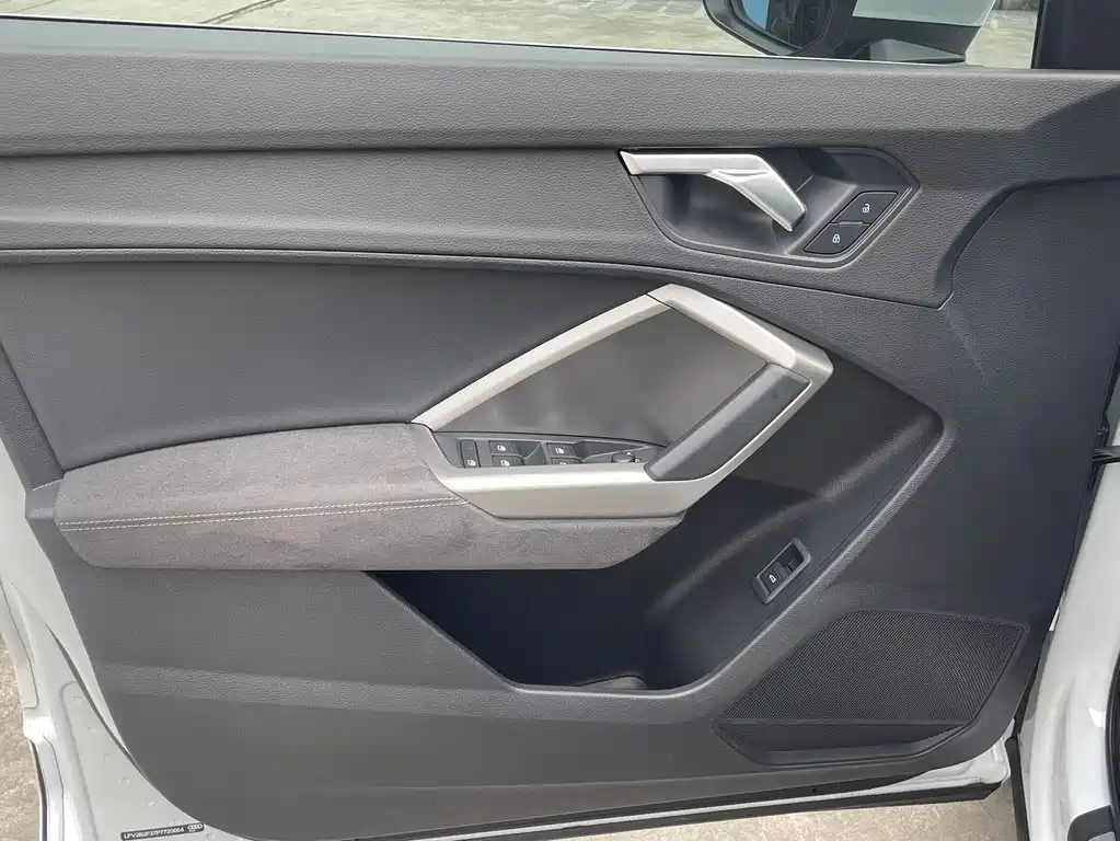 Audi Q3 2023 — фото 10