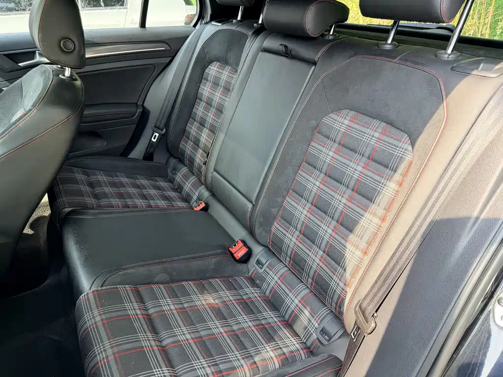 Volkswagen Golf GTI 2018 — фото 12