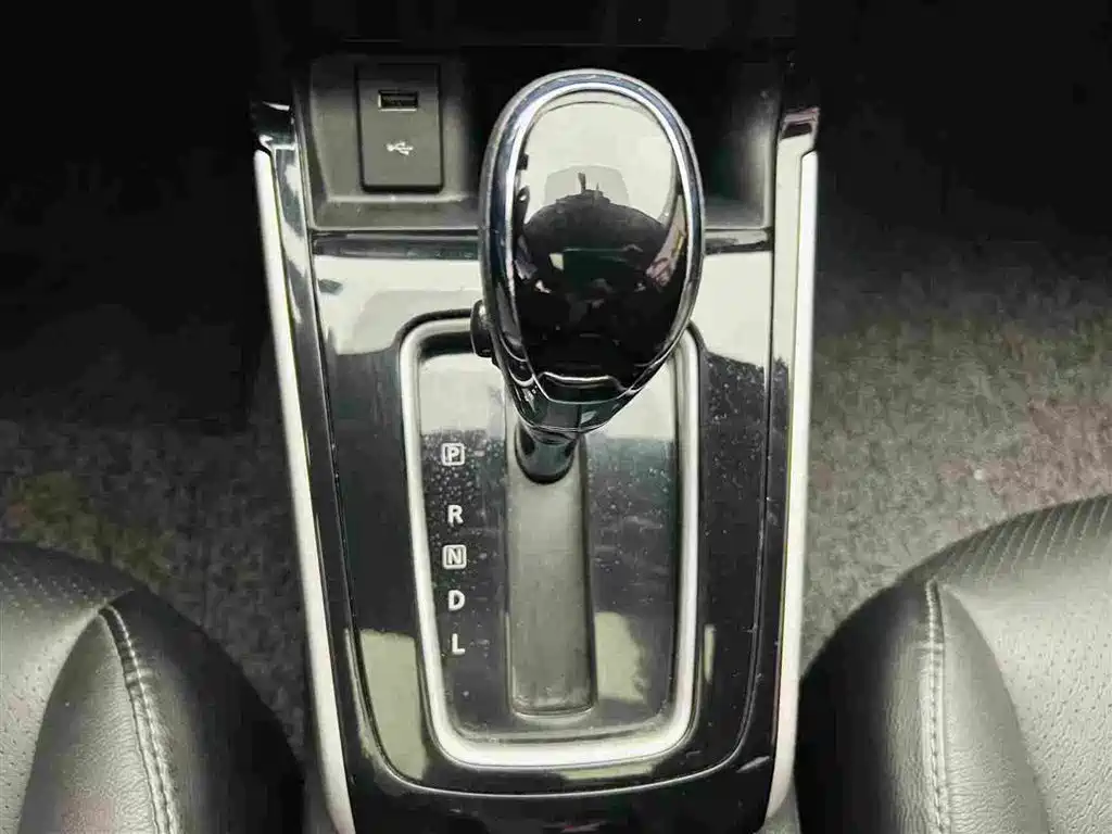 Nissan Sylphy 2019 — фото 17