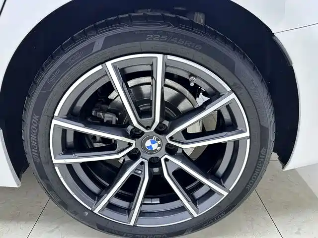 BMW 3 Series 2023 — фото 16