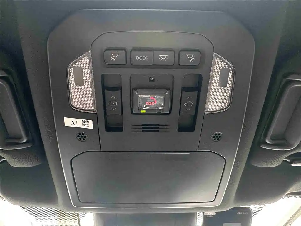 Toyota Crown Kluger 2023 — фото 19