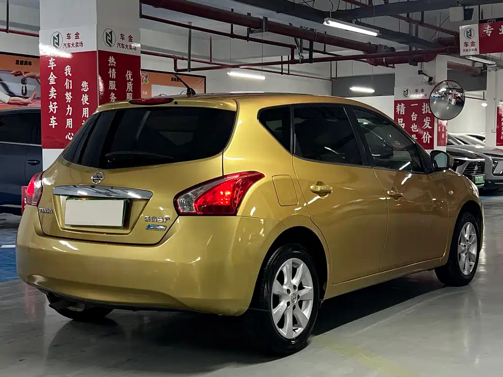 Nissan Tiida 2013