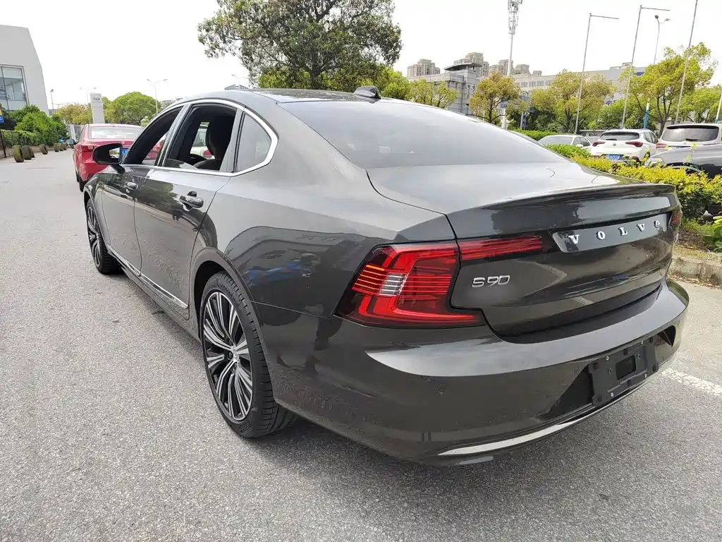 Volvo S90 2025 — фото 23