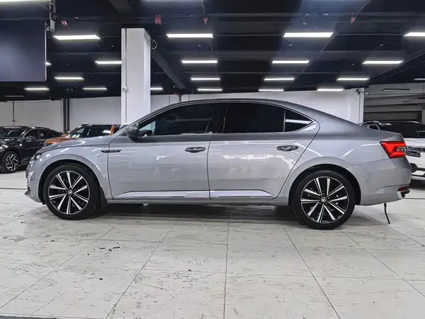 Skoda Superb 2023