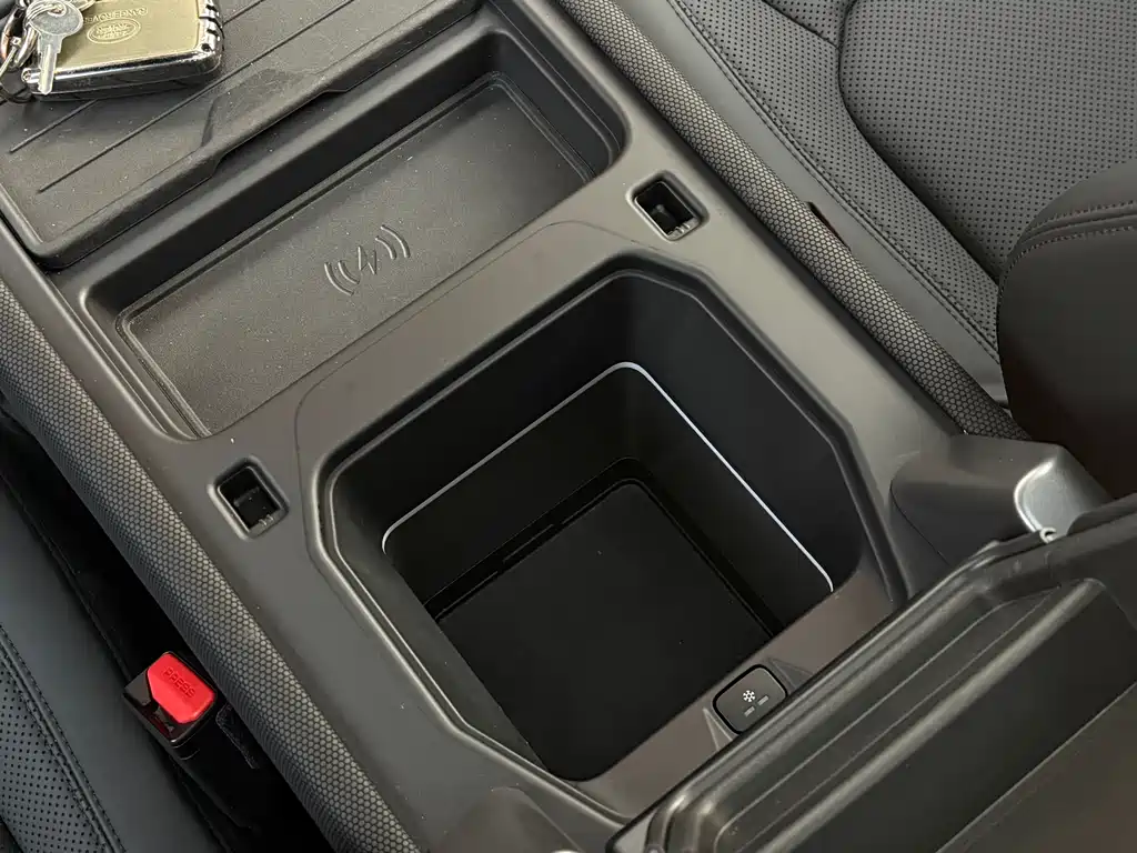 Land Rover Defender 2023 — фото 11