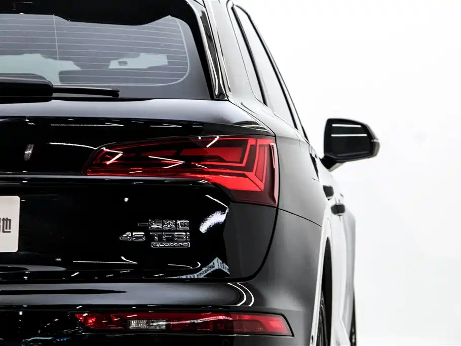 Audi Q5L 2024 — фото 10