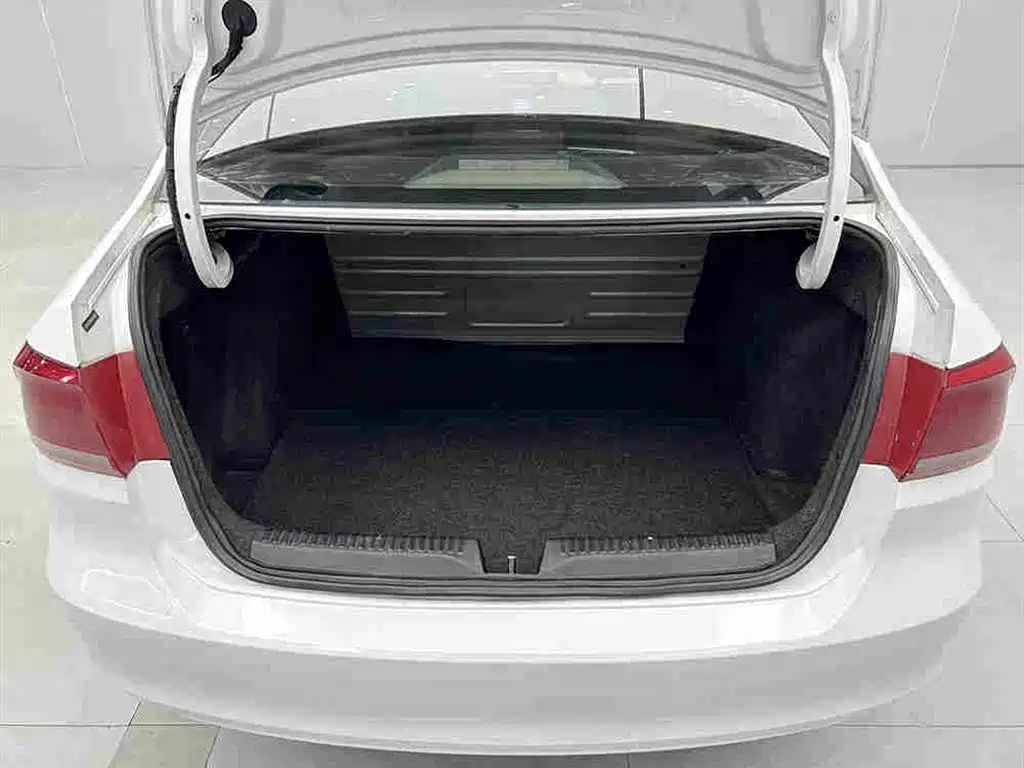 Volkswagen Santana 2014