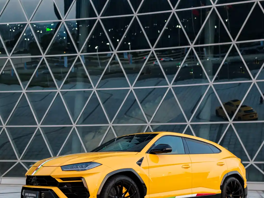 Lamborghini Urus 2023 — фото 4