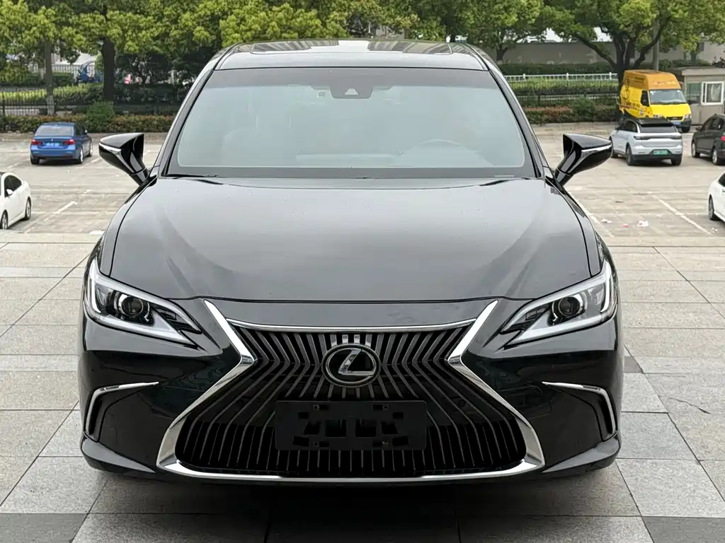 Lexus ES 2019 — фото 2