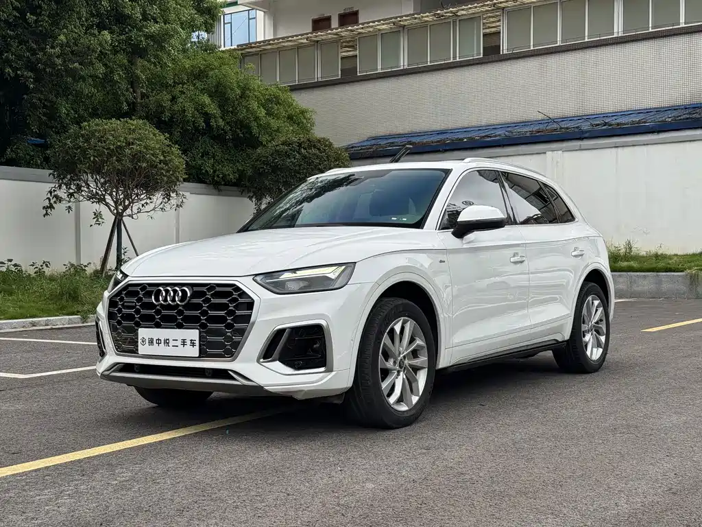 Audi Q5L 2022 — фото 1