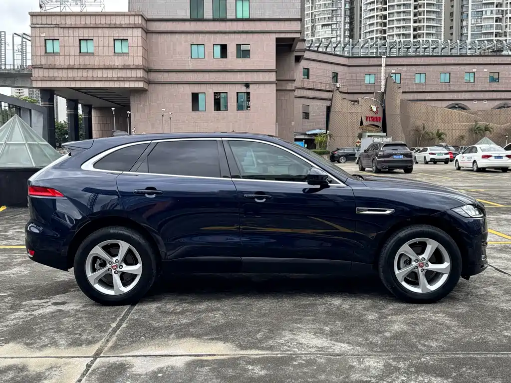 Jaguar F-PACE 2020 — фото 30