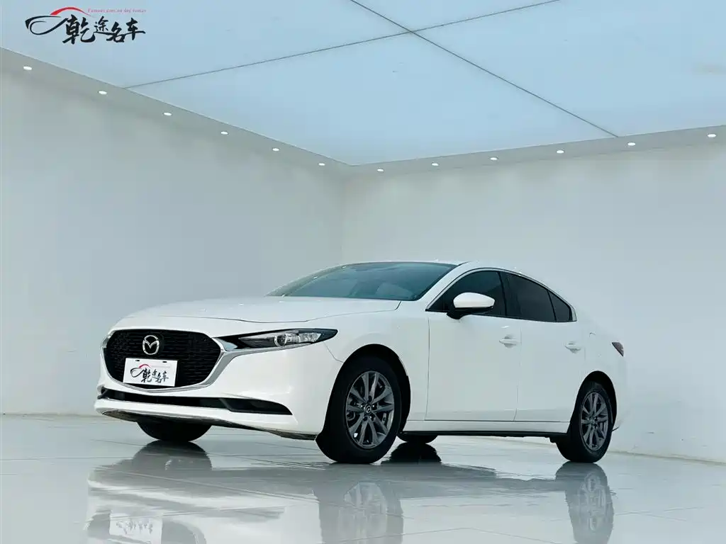 Mazda 3 Axela 2021 — фото 1