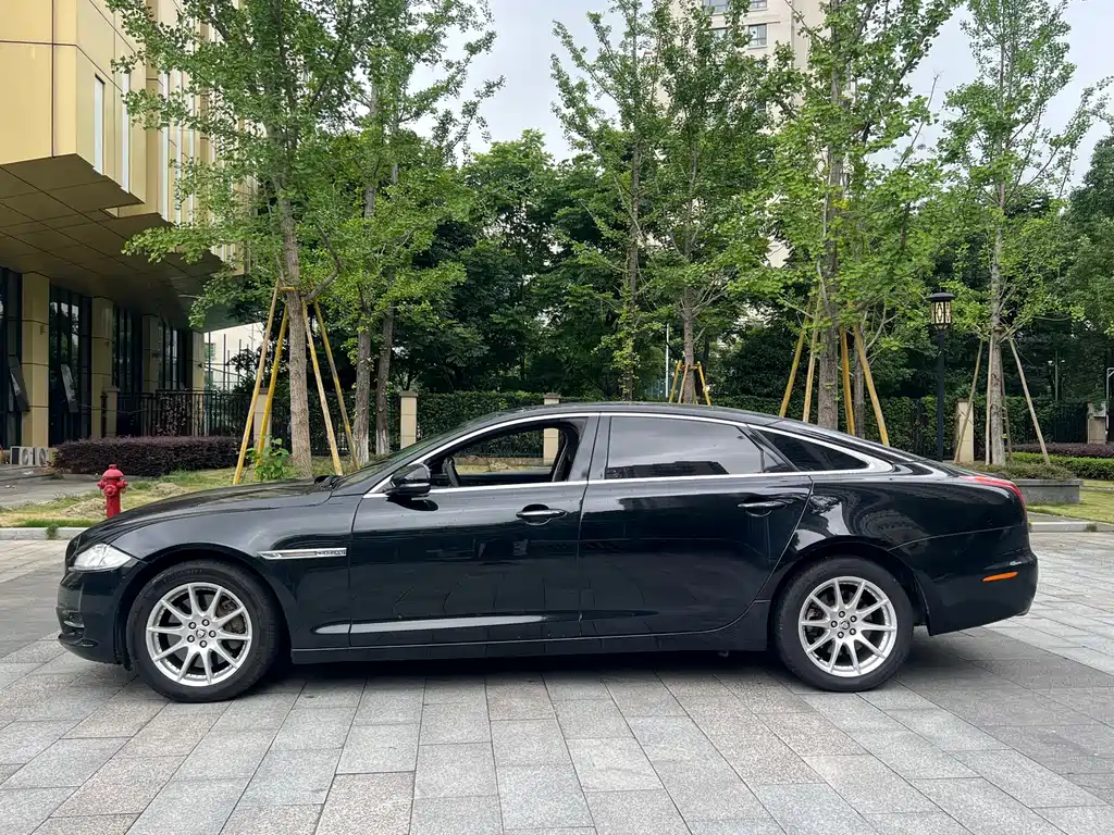Jaguar XJ 2012