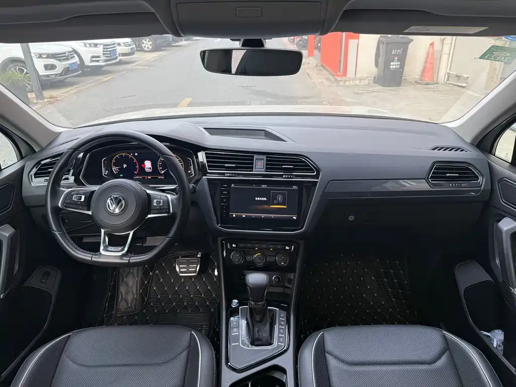 Volkswagen Tiguan L 2019 — фото 9
