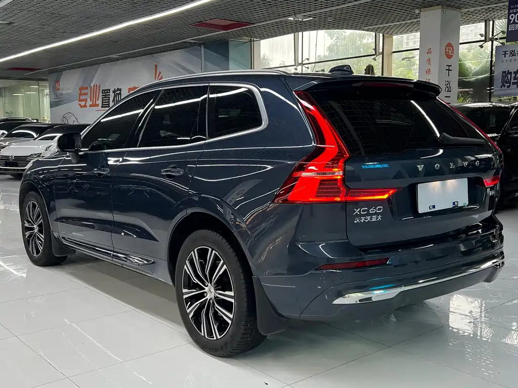 Volvo XC60 2021 — фото 5