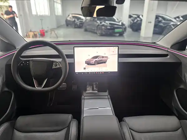 Tesla Model 3 2024