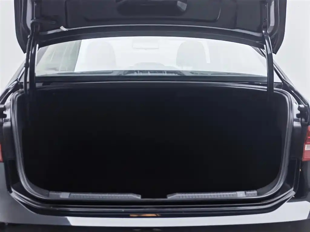 Volkswagen Lavida 2021 — фото 16