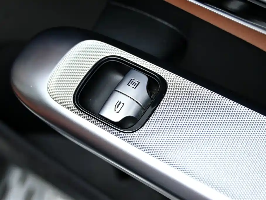 Mercedes-Benz GLC 2023 — фото 28