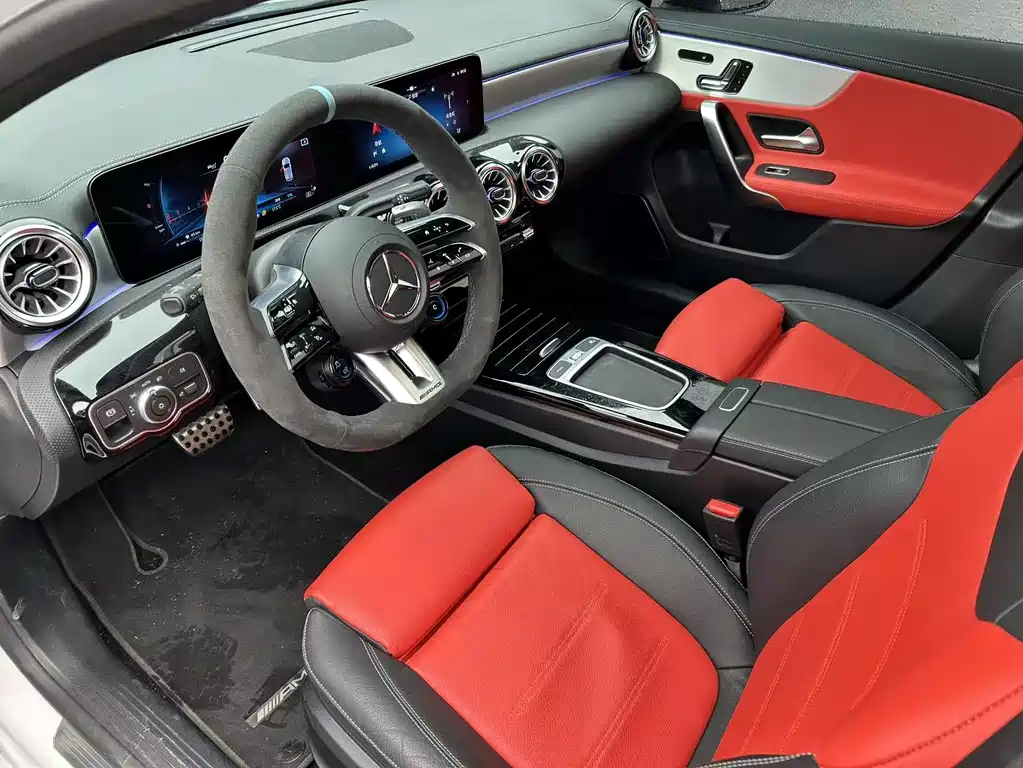 Mercedes-Benz A-Class AMG 2024 — фото 9