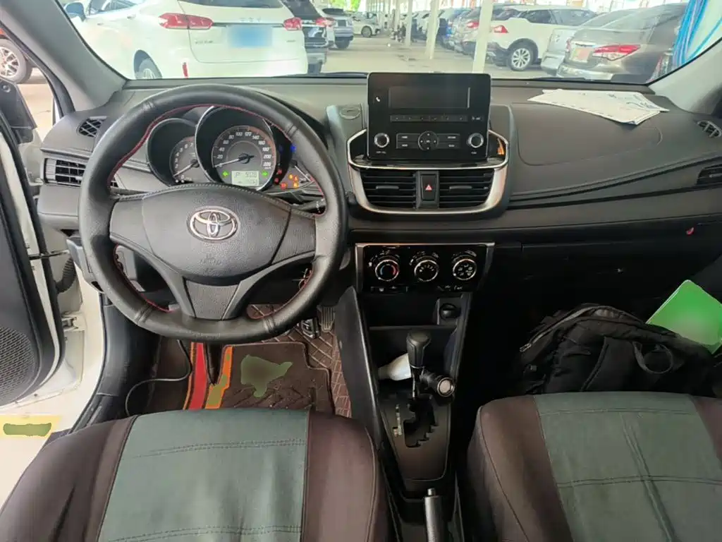 Toyota Yaris L 2020