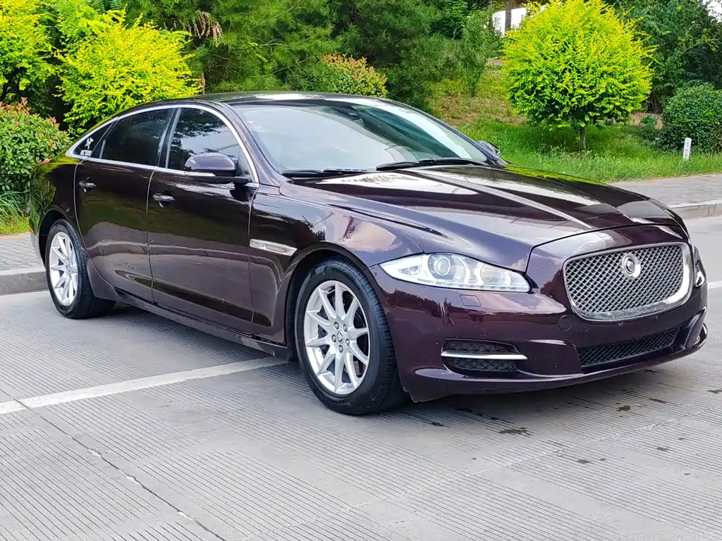 Jaguar XJ 2012 — фото 2