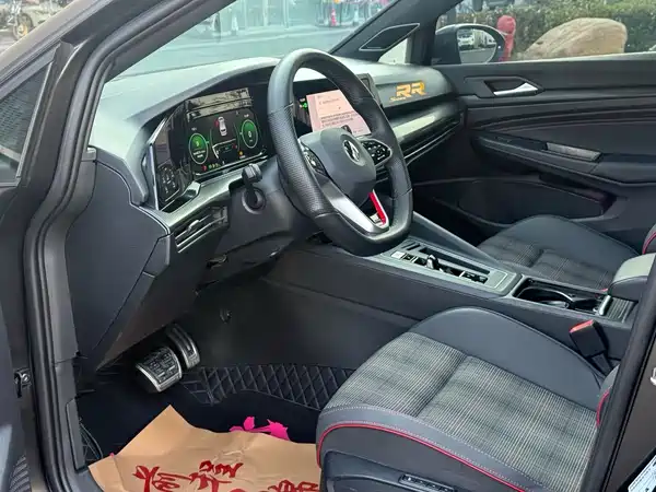 Volkswagen Golf GTI 2021