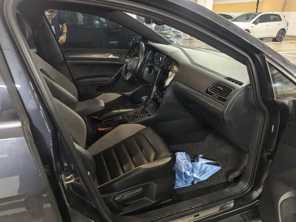 Volkswagen Golf 2020
