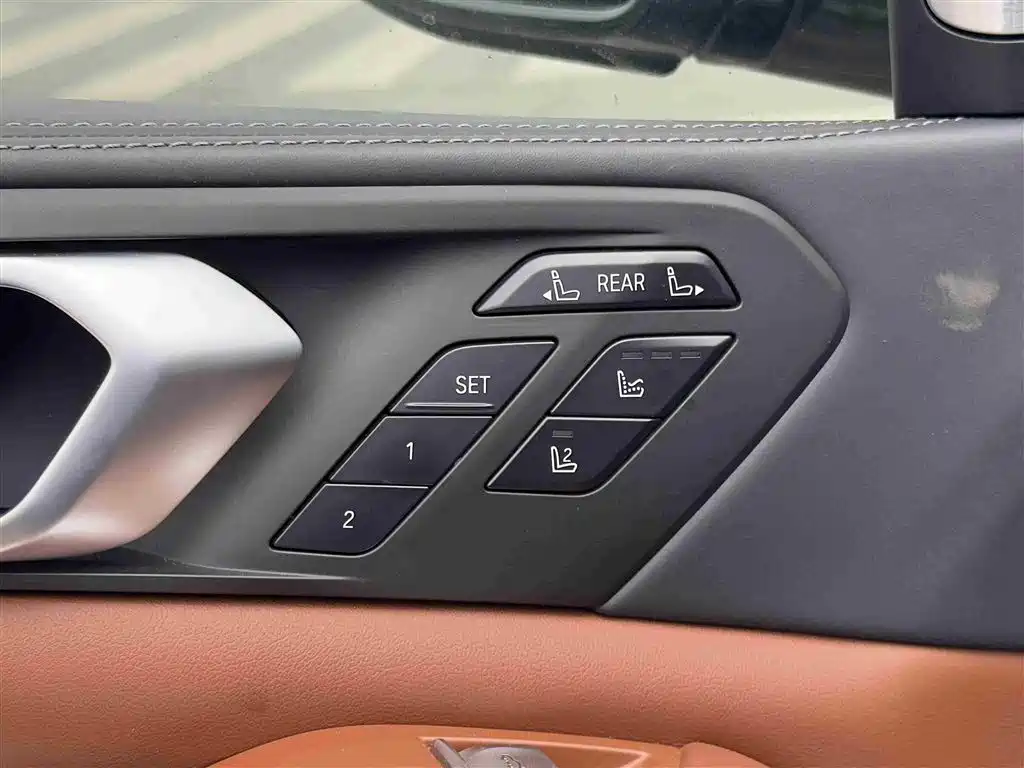 BMW X7 2021 — фото 15