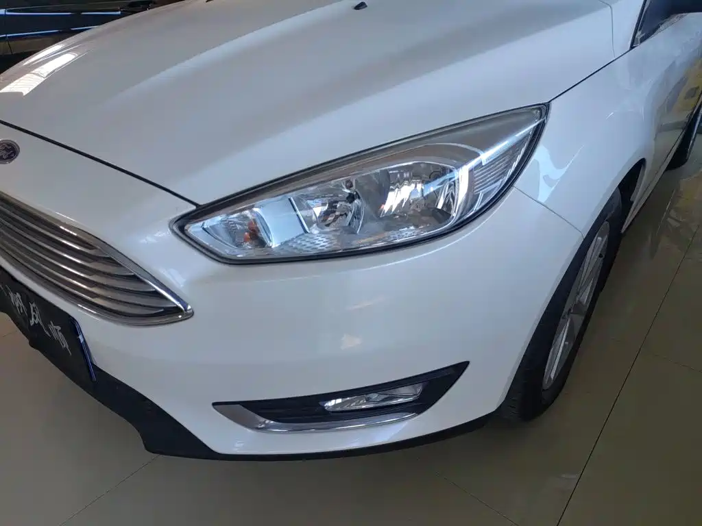 Ford Focus 2017 — фото 18