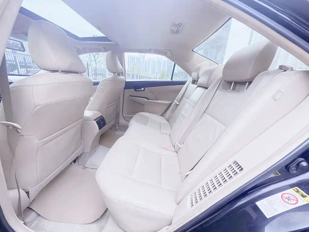 Toyota Camry 2013 — фото 6