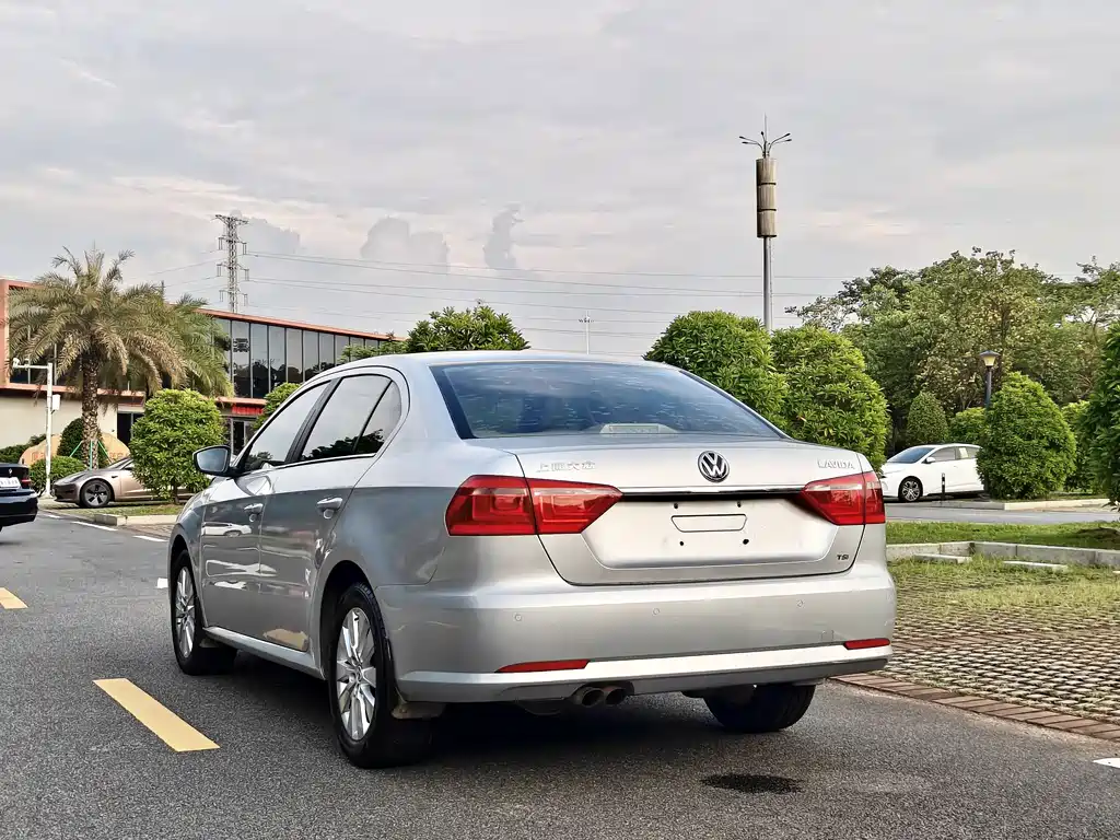 Volkswagen Lavida 2014