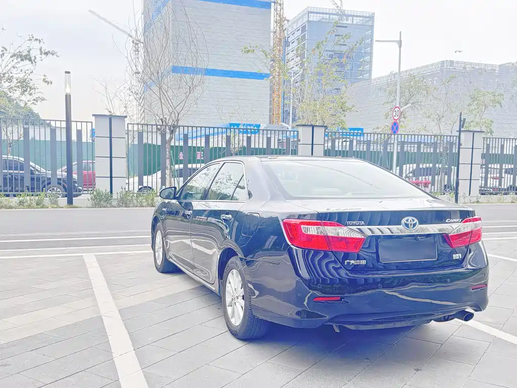 Toyota Camry 2013 — фото 7