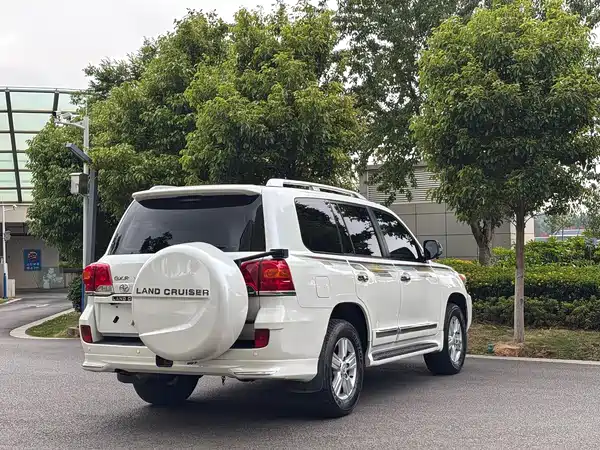 Toyota Land Cruiser 2015