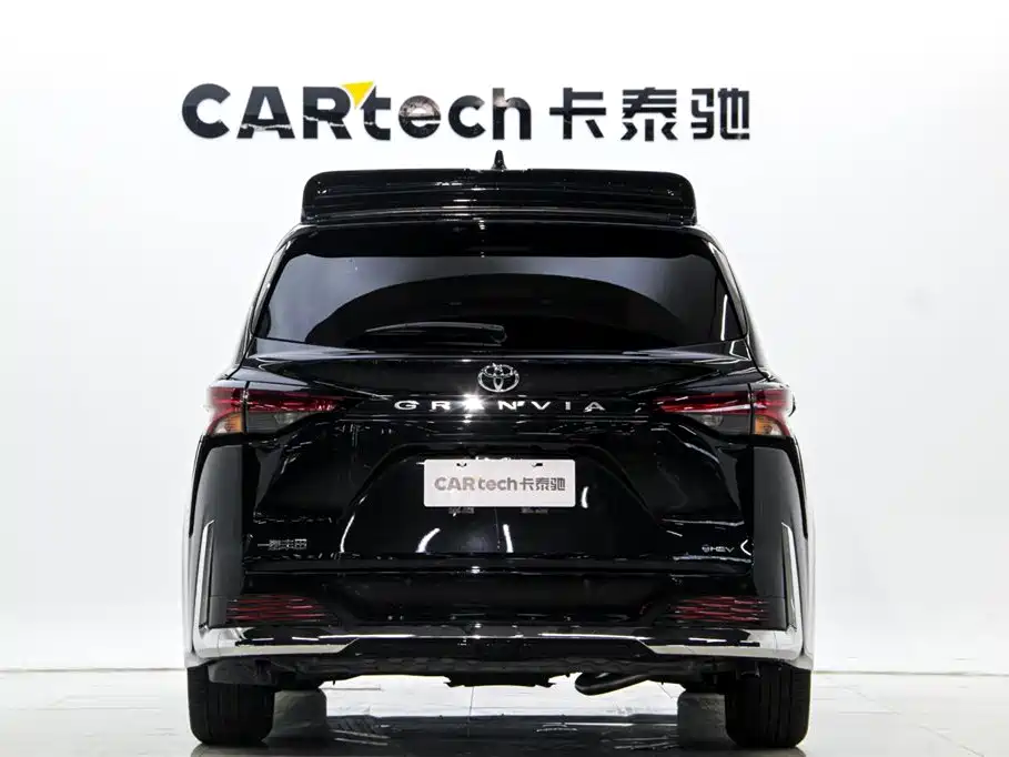 Toyota Granvia — фото 5