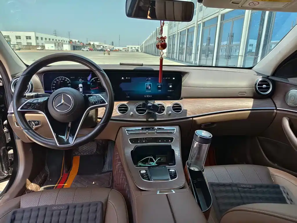 Mercedes-Benz E-Class 2022 — фото 10