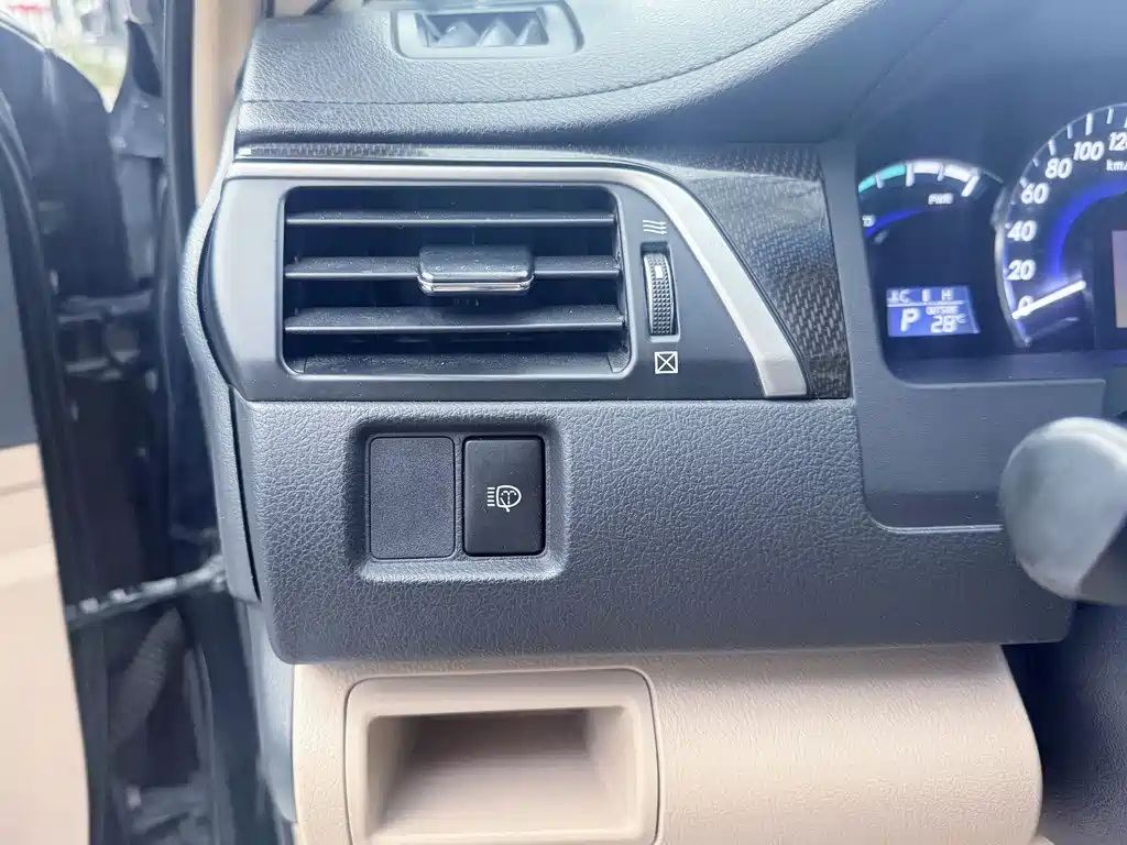 Toyota Camry 2013 — фото 17