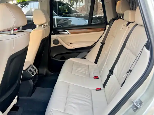 BMW X3 2011