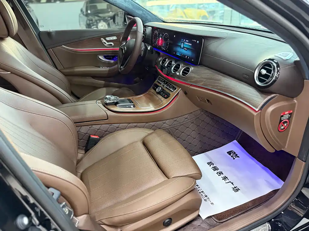 Mercedes-Benz E-Class 2023 — фото 13