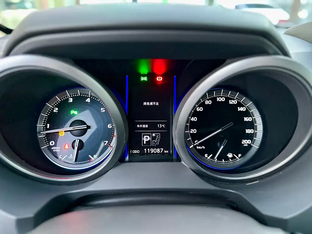 Toyota Prado 2015 — фото 21