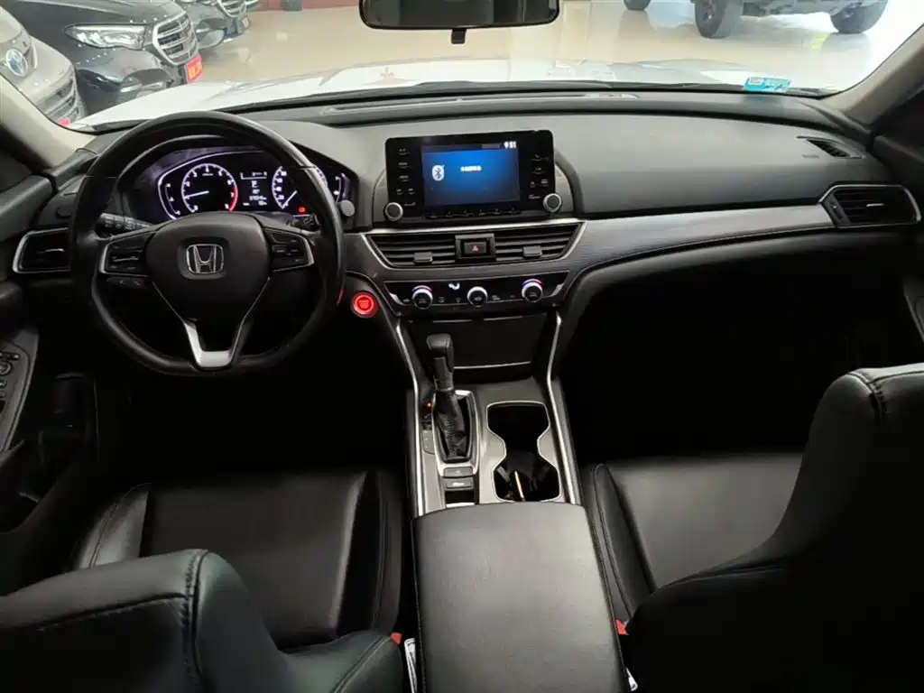 Honda Accord 2021 — фото 10
